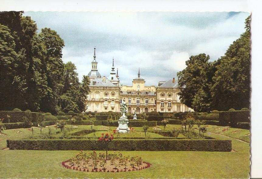 Postal 036888 : La Granja de San Ildefonso (Segovia). Palacio desde el parterre de la Fama