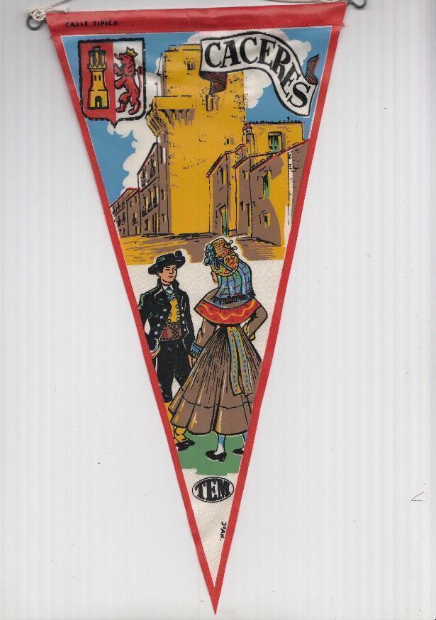 BANDERIN: TEM CACERES - Ilustracion de CALLE TIPICA DE CACERES, Trajes tipicos y escudo de la localidad