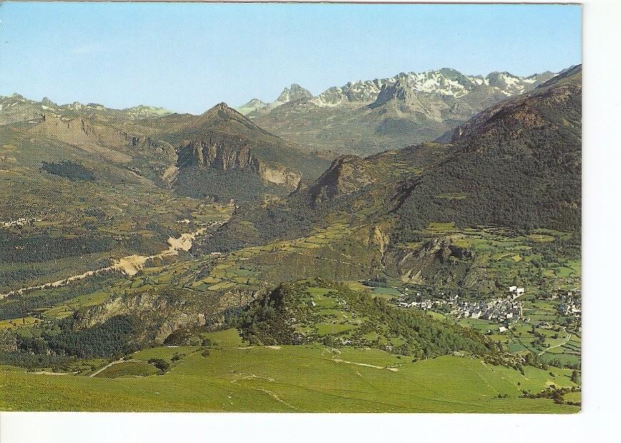 Postal 031357 : Valle de Tena. Pirineo Aragones. Panticosa al fondo Pacino-Pico midi Peña Foratata y Macizo del Balaitus