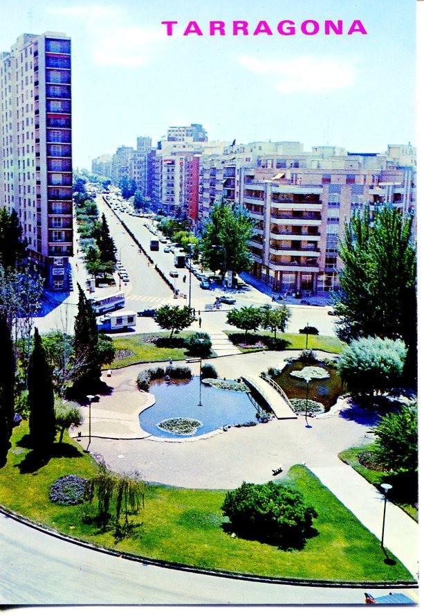 Postal 016583: TARRAGONA - Plaza Imperial TARRACO y Avenida del Conde VALLELLANO