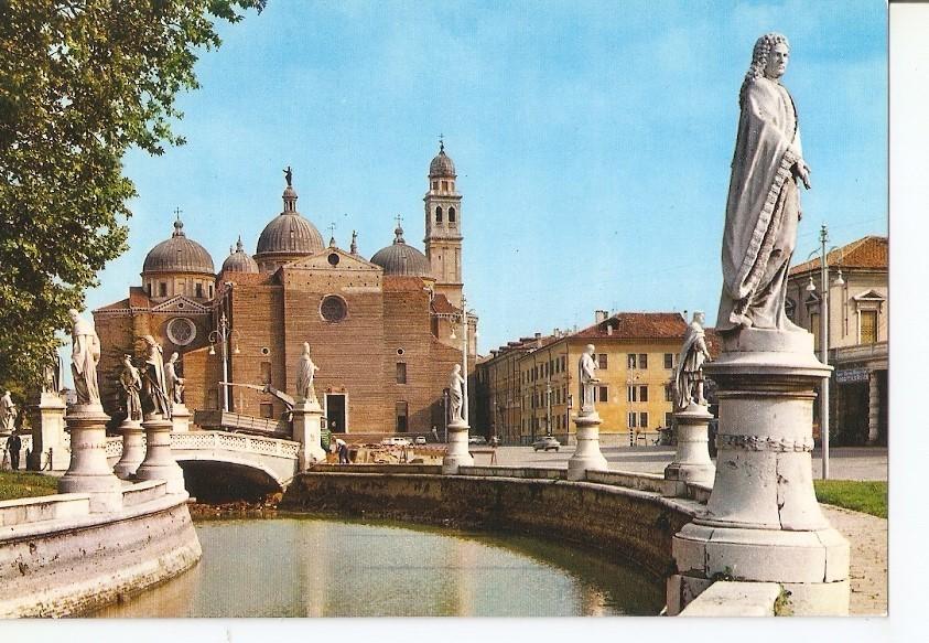 Postal 035615 : Padova. Prato della Valle and St. Giustins Cathedral