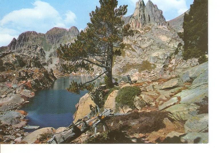 Postal 048946 : Pirineos de Lerida. El Pallars. Valle de Espot. Lago y Agulles dAmitjes