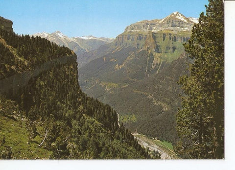 Postal 041668 : Parque Nacional de Ordesa. Pirineo Aragones. Desde las Proas-Vista de valle al fondo Tendeñera y Mondarruego