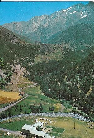 POSTAL 57911: Valle de Gistau Campamento de la Virgen Blanca Al fondo la Ardaneta (Posets) y Mardaneras