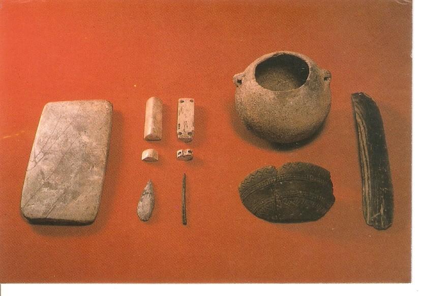 Postal 035528 : Museu Arqueologic de Barcelona material representatiu de la cultura megalitica catalana