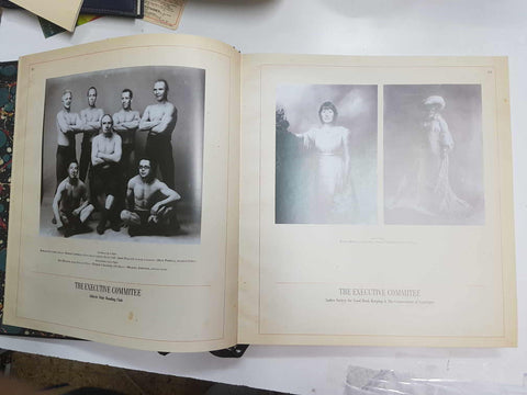 Libro de publicidad en ingles: The Book, 2002. British Design and Art Direction. Idioma ingles.