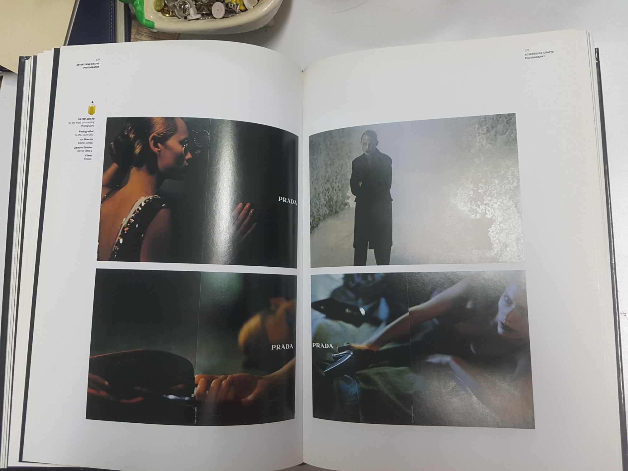 Libro publicidad, ingles: 1998 British Design and Art Direction, contiene cds