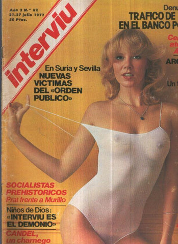INTERVIU Numero 0062: DALILA DI LAZZARO, se quita la falda.