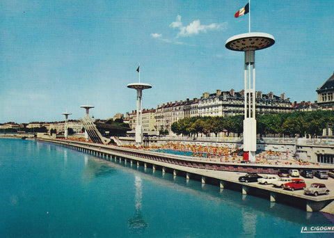 POSTAL B6114: LYON: CENTRO NAUTICO