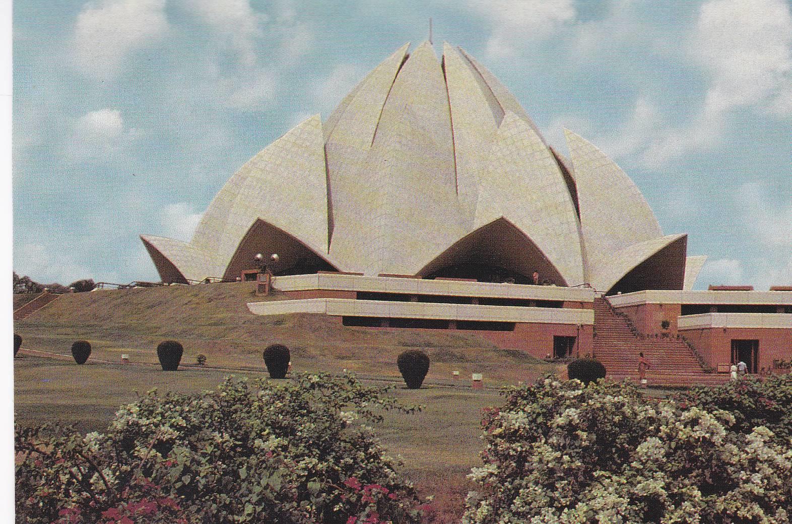 POSTAL B6120: INDIA: LOTUS TEMPLE