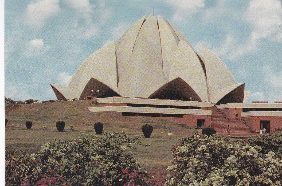 POSTAL B6120: INDIA: LOTUS TEMPLE