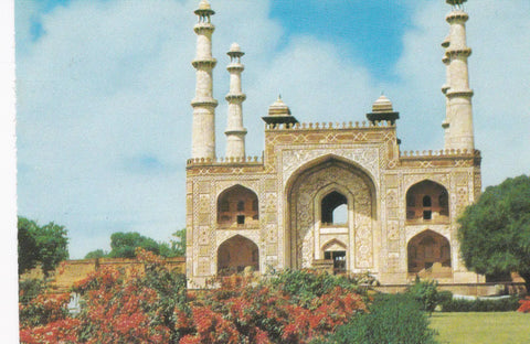 POSTAL B6121: INDIA: AKBAR S TOMB