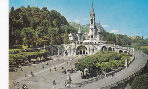 POSTAL B6204: LOURDES: LA BASILICA