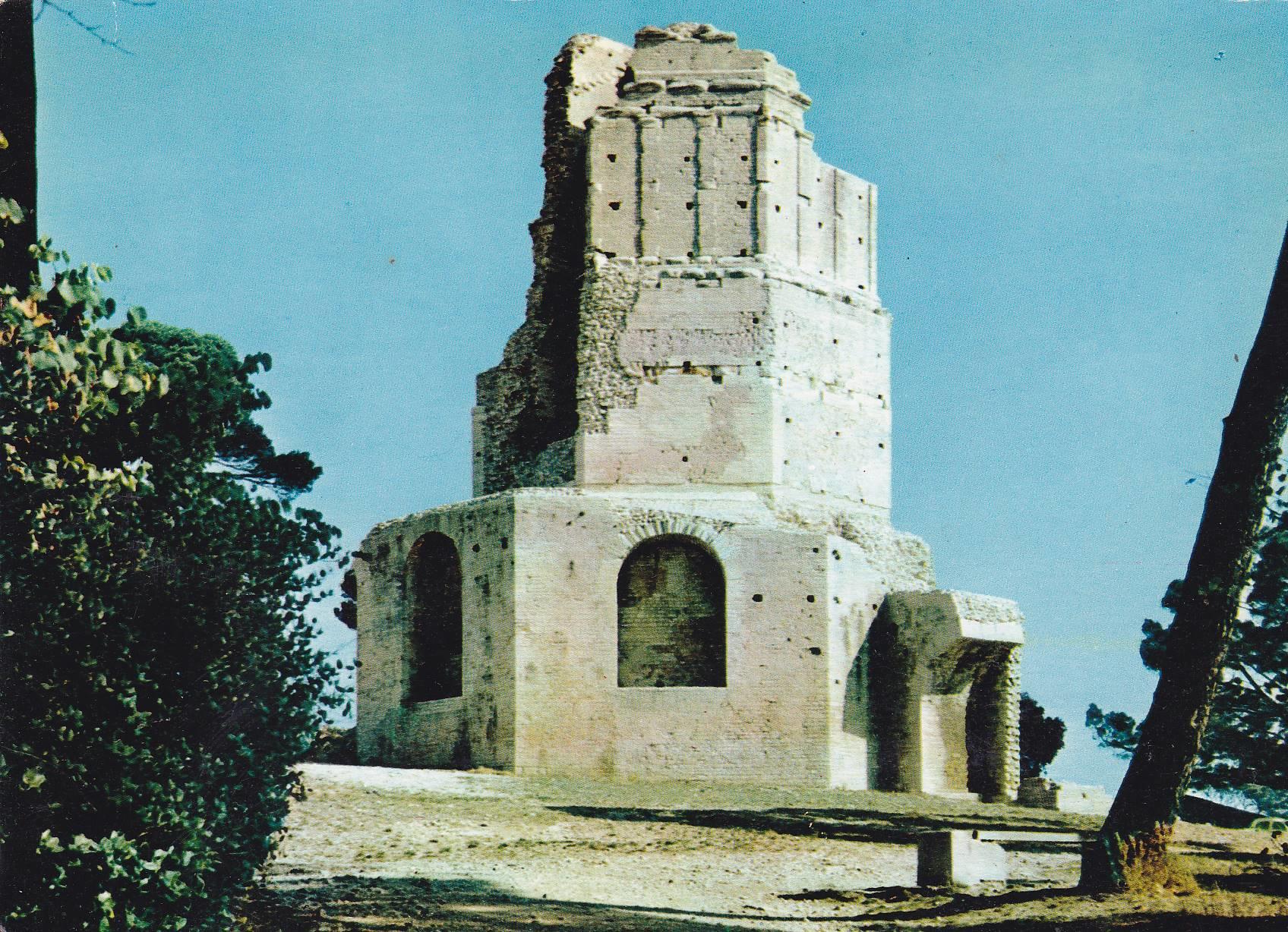 POSTAL B6329: NIMES: LA TOUR MAGNE