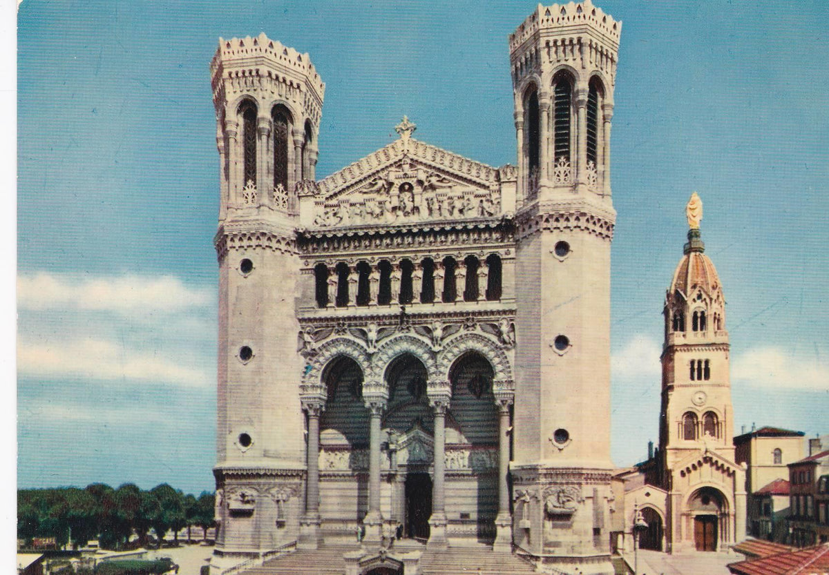 POSTAL B6416: LYON: BASILICA