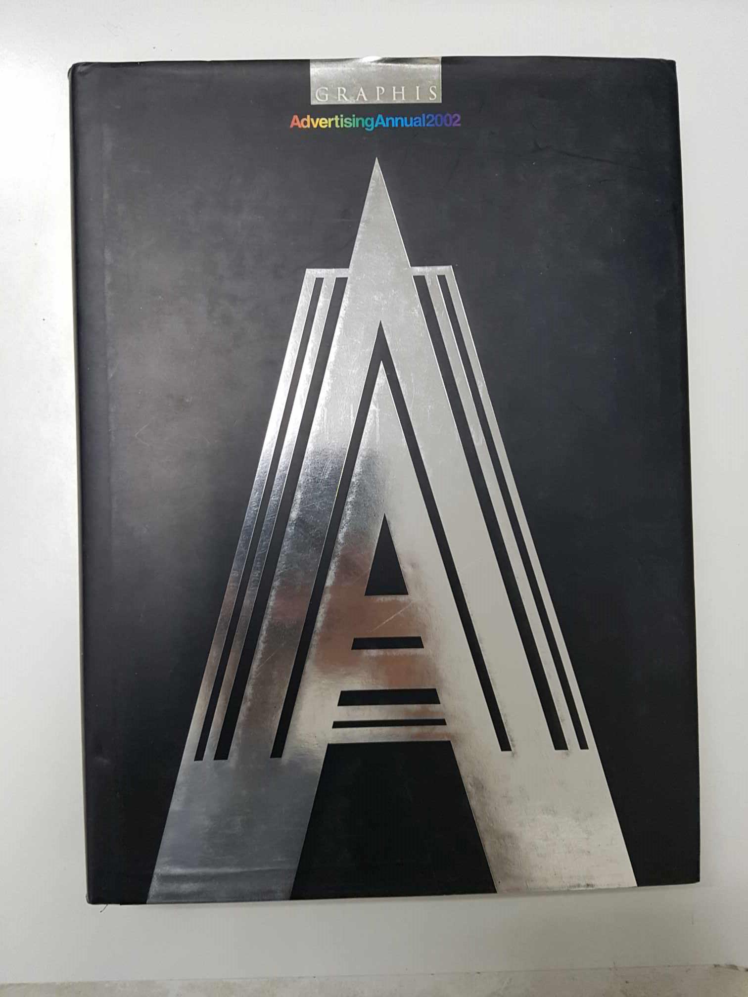 Libro publicidad: Advertising Annual 2002 - Graphis. Los textos estan en aleman, ingles y frances