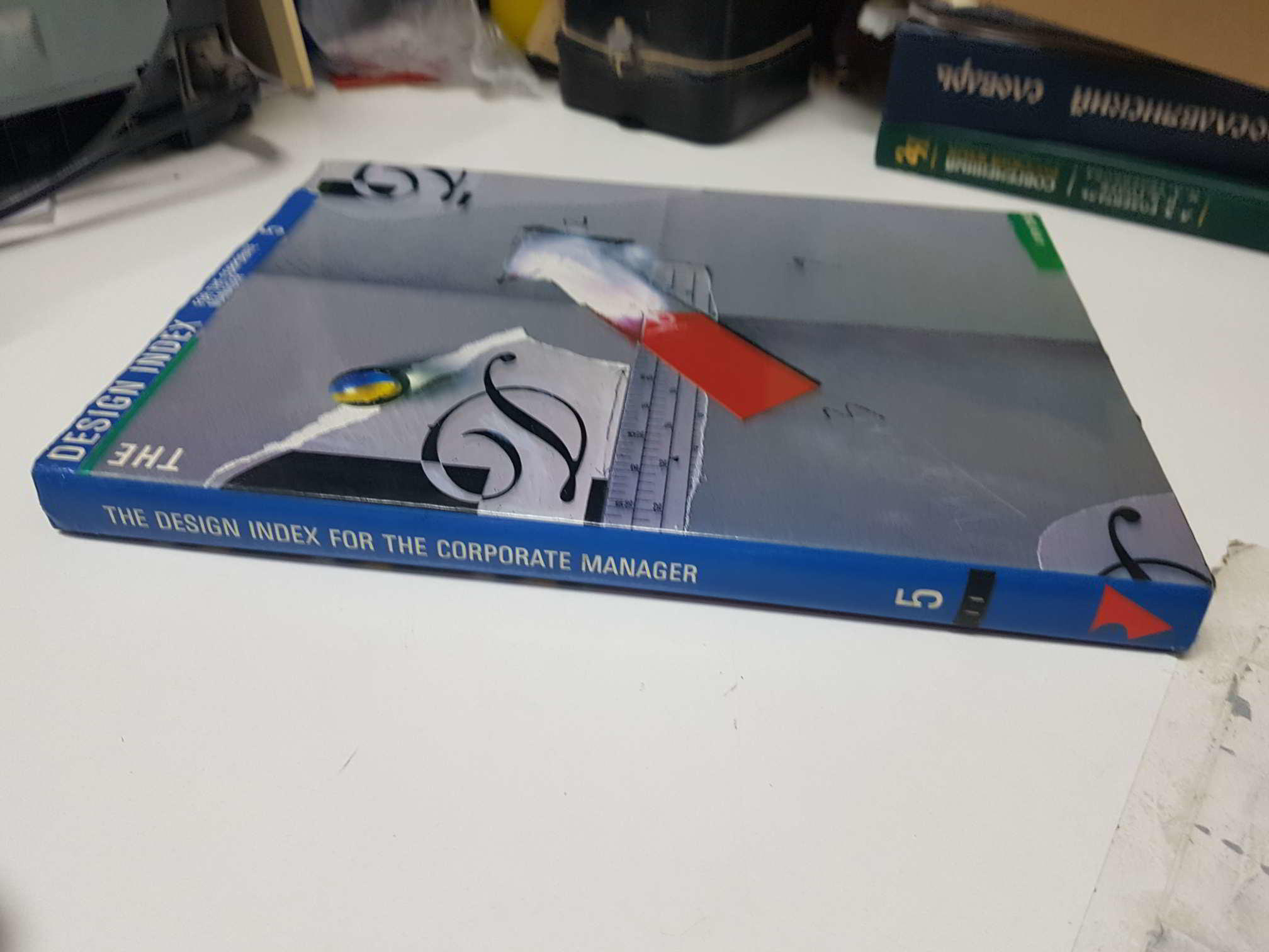 Libro: The Design Index 5, or the Corporate Manager. Textos en  inglés