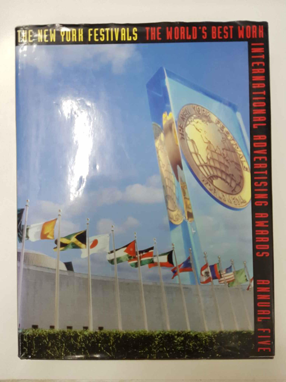 Libro: Annual Five, The New York Festivals. International Advertising Awards. Textos en ingles