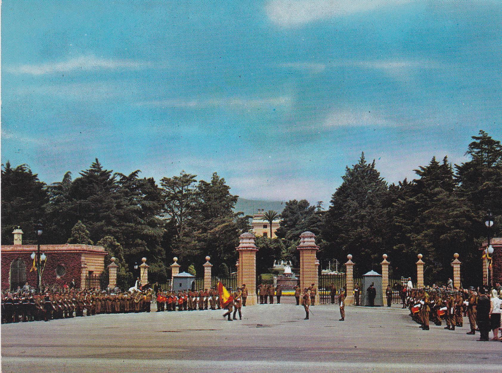 POSTAL B6546: BARCELONA: PALACIO REAL DE PEDRALBES. RELEVO DE LA GUARDIA