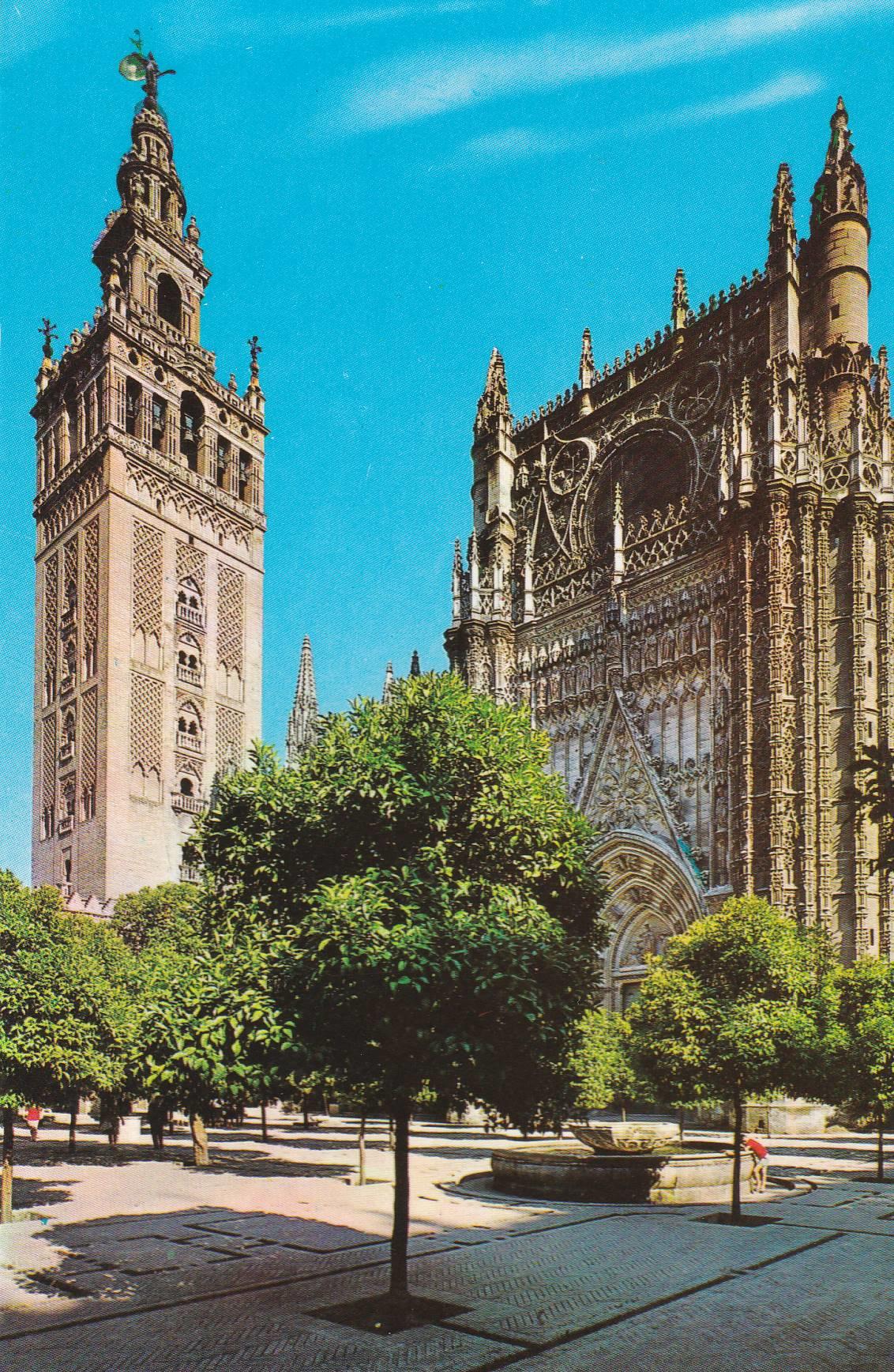 POSTAL B6634: SEVILLA: GIRALDA Y PATIO DE LOS NARANJOS