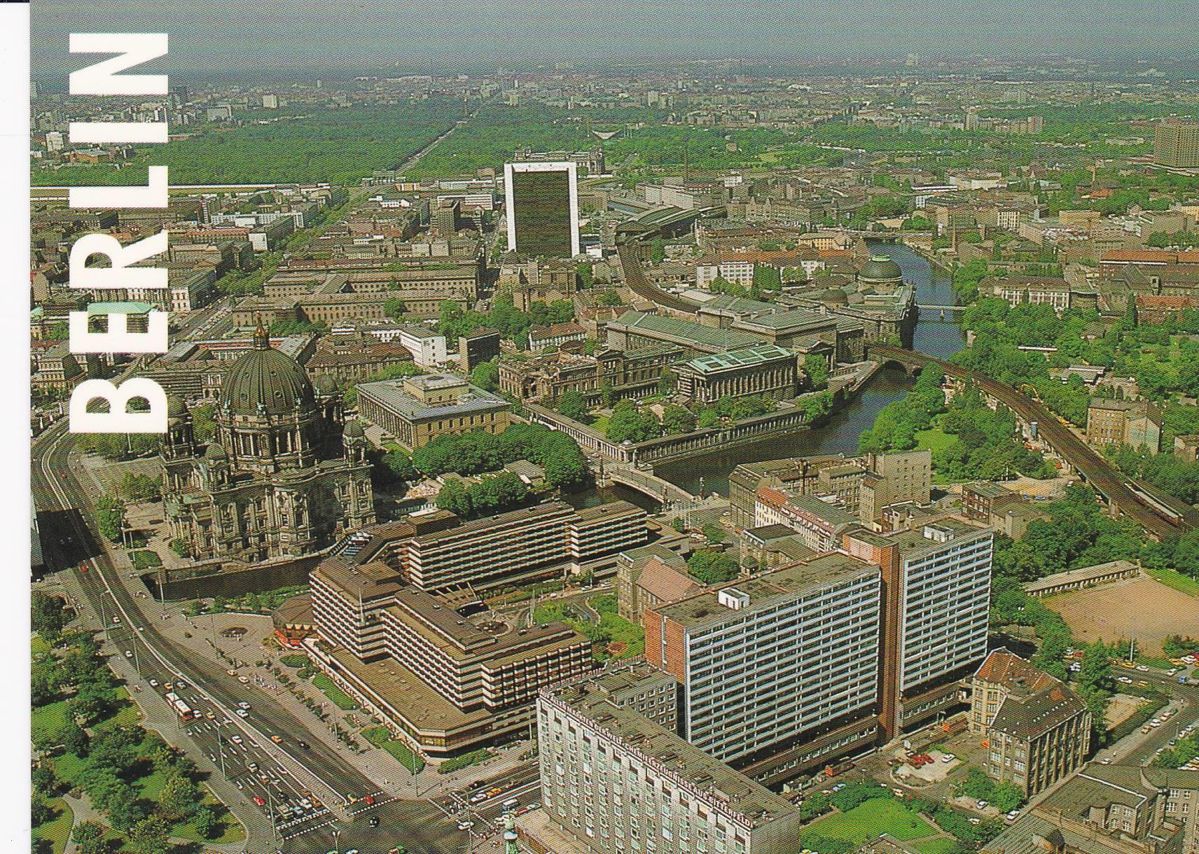 POSTAL B6699: BERLIN: OST NACH WEST