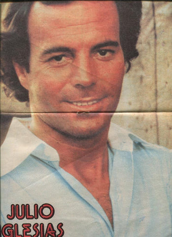 Bruguera: Lily numero 1065:  poster central 26,5 x 36,5 cm de Julio Iglesias