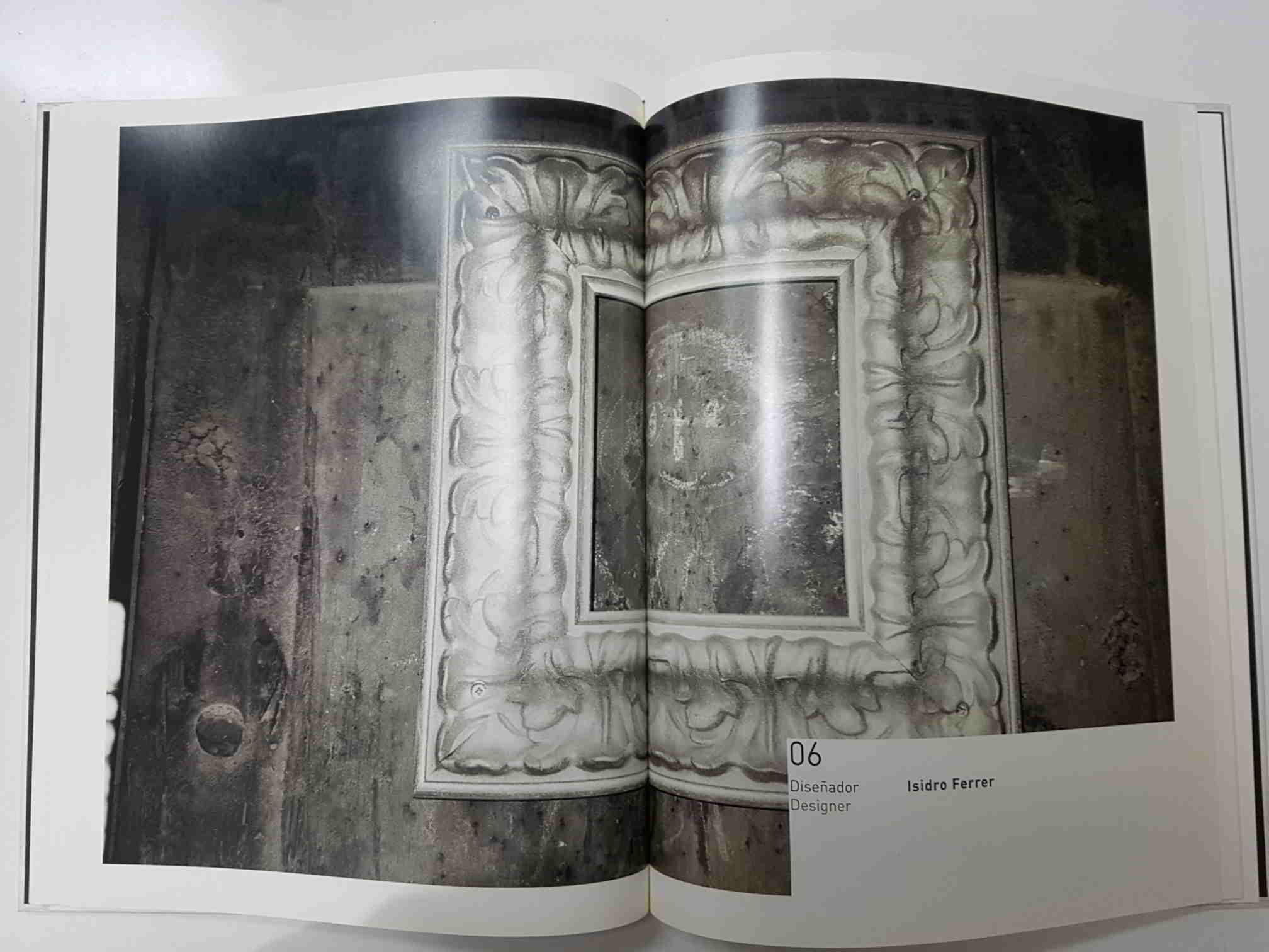 Libro: Premios Nacionales de Diseño 2002. Empresa Company Roca, diseñador: Isidro Ferrer