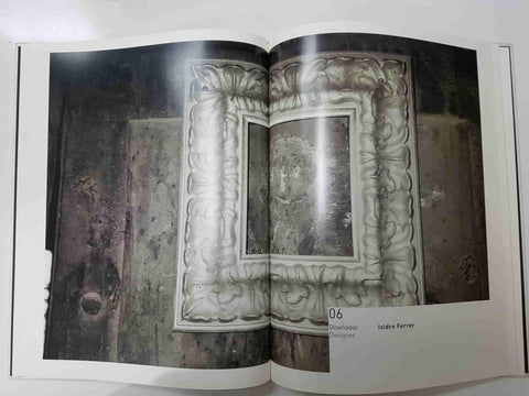 Libro: Premios Nacionales de Diseño 2002. Empresa Company Roca, diseñador: Isidro Ferrer
