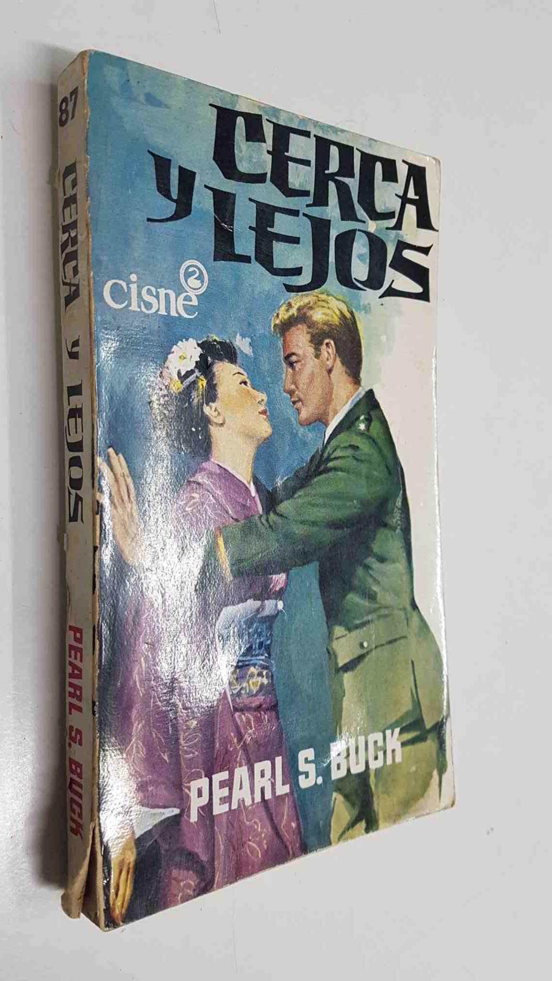 Cerca y lejos