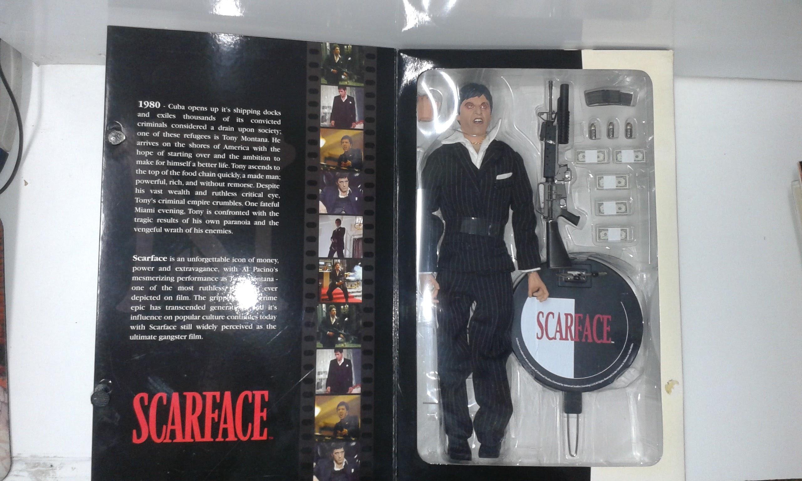 Figura: Scarface 12-inch Talking Figure