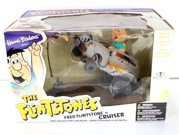 Figura/Figure: PEDRO PICAPIEDRA en automovil / Fred Flinstone in cruiser  - The Flistones