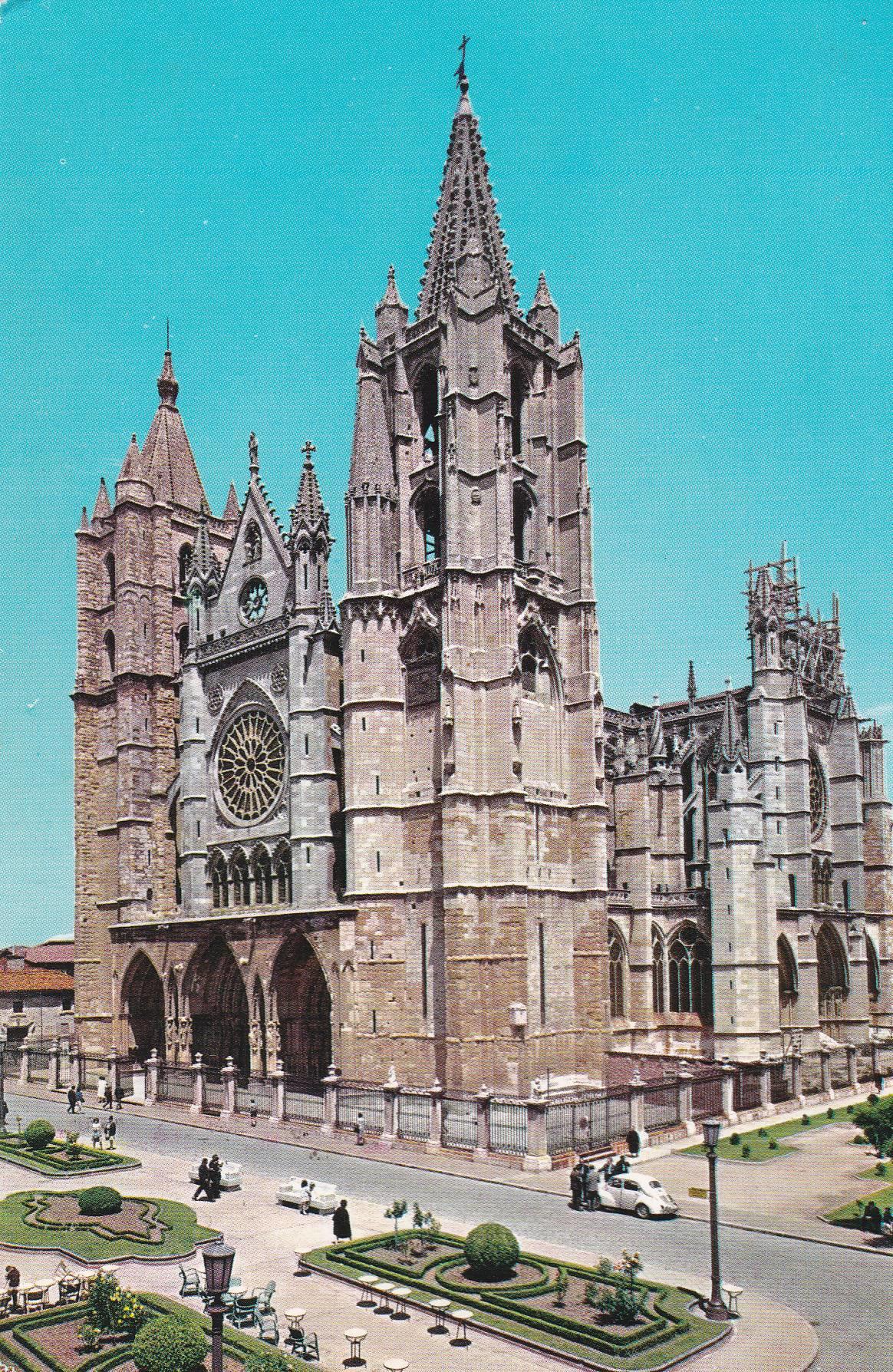 POSTAL B6812: LEON: CATEDRAL
