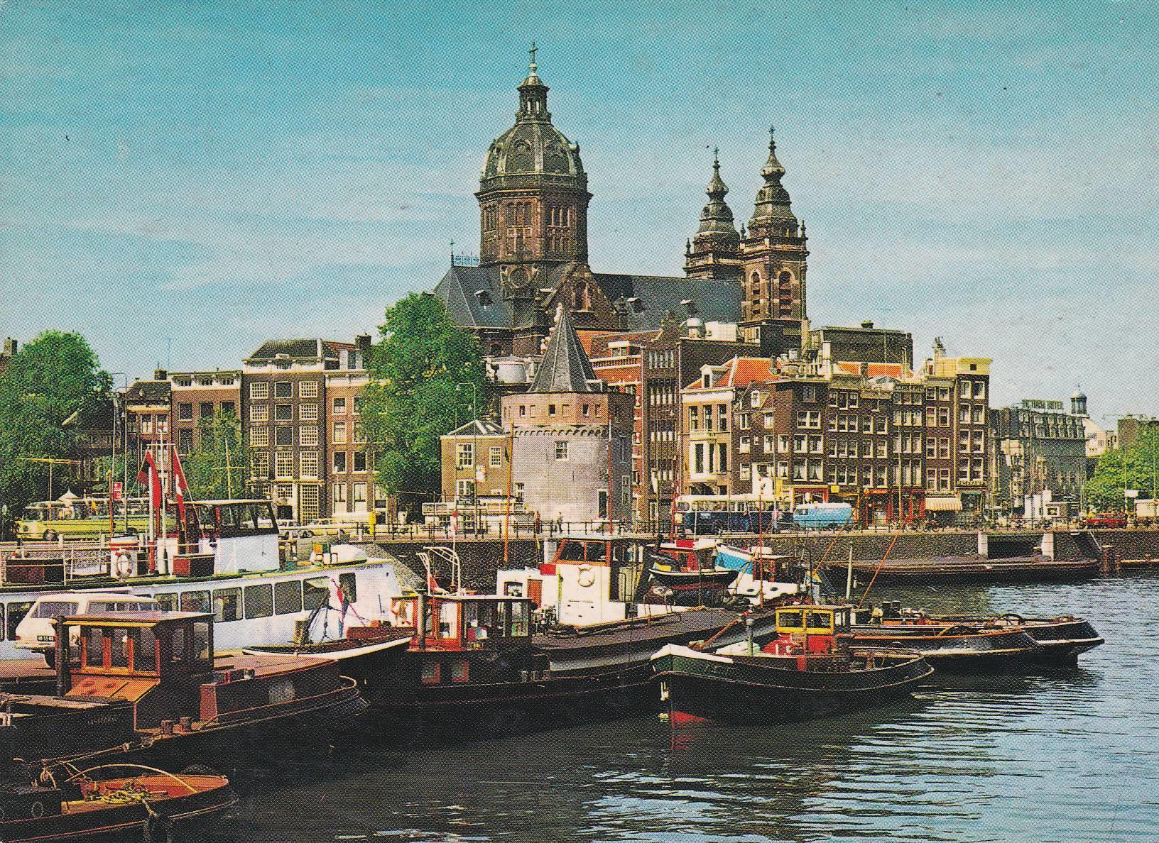 POSTAL B6827: AMSTERDAM: HENDRIKKADE
