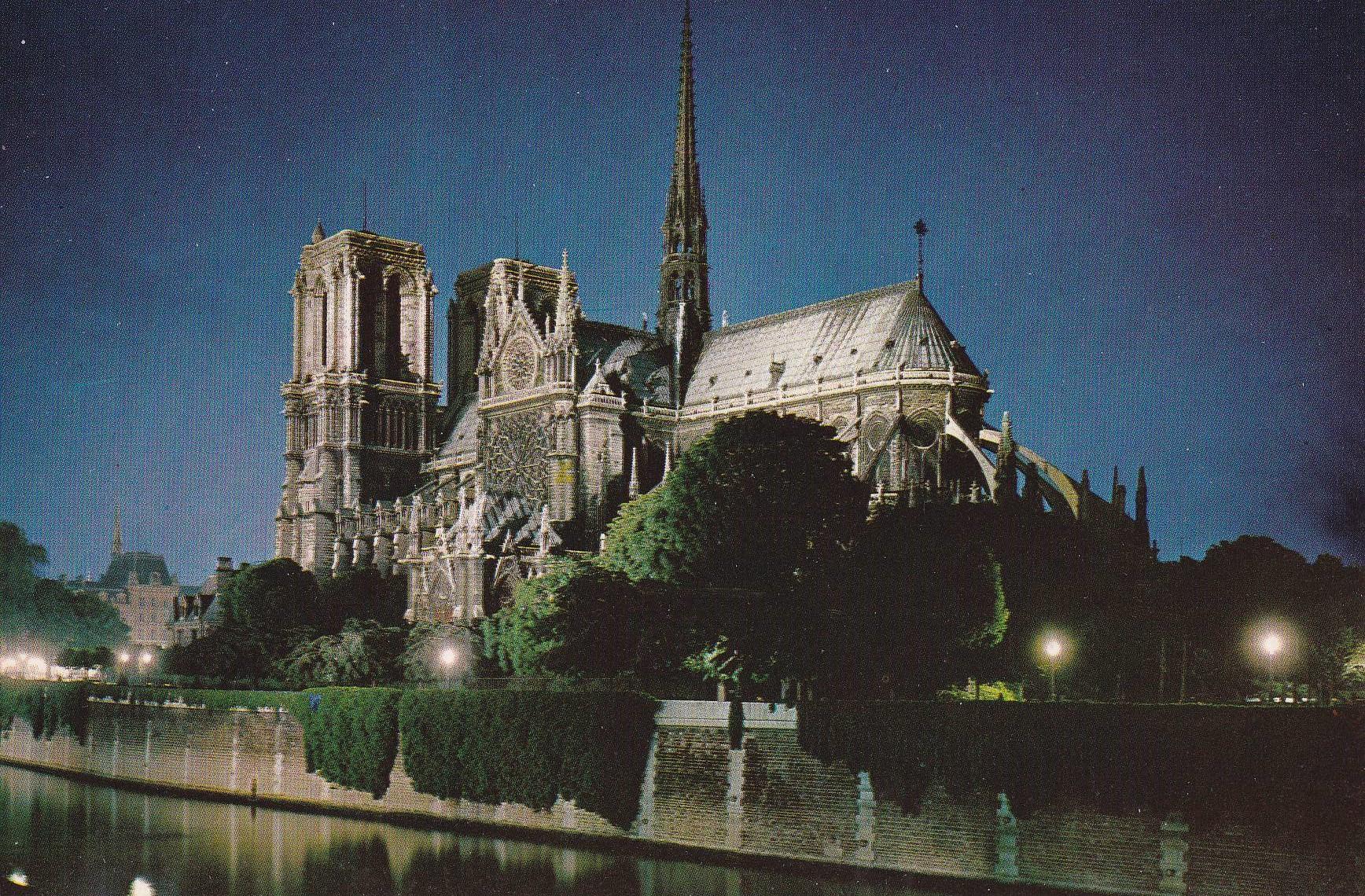 POSTAL B6920: PARIS: NOTRE DAME
