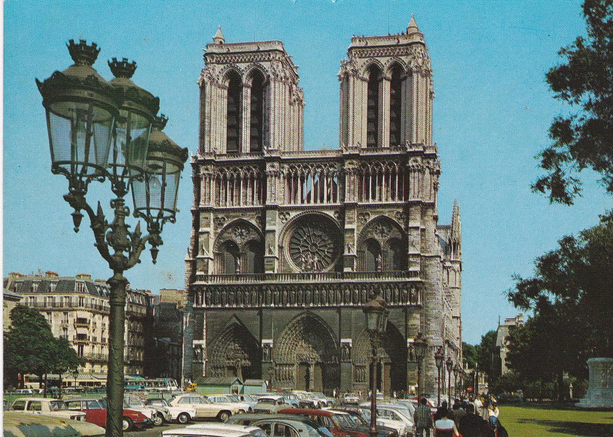 POSTAL B6930: PARIS: NOTRE DAME