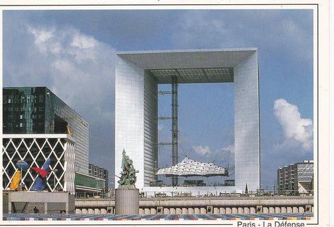 POSTAL B6935: PARIS: LA GRANDE ARCHE