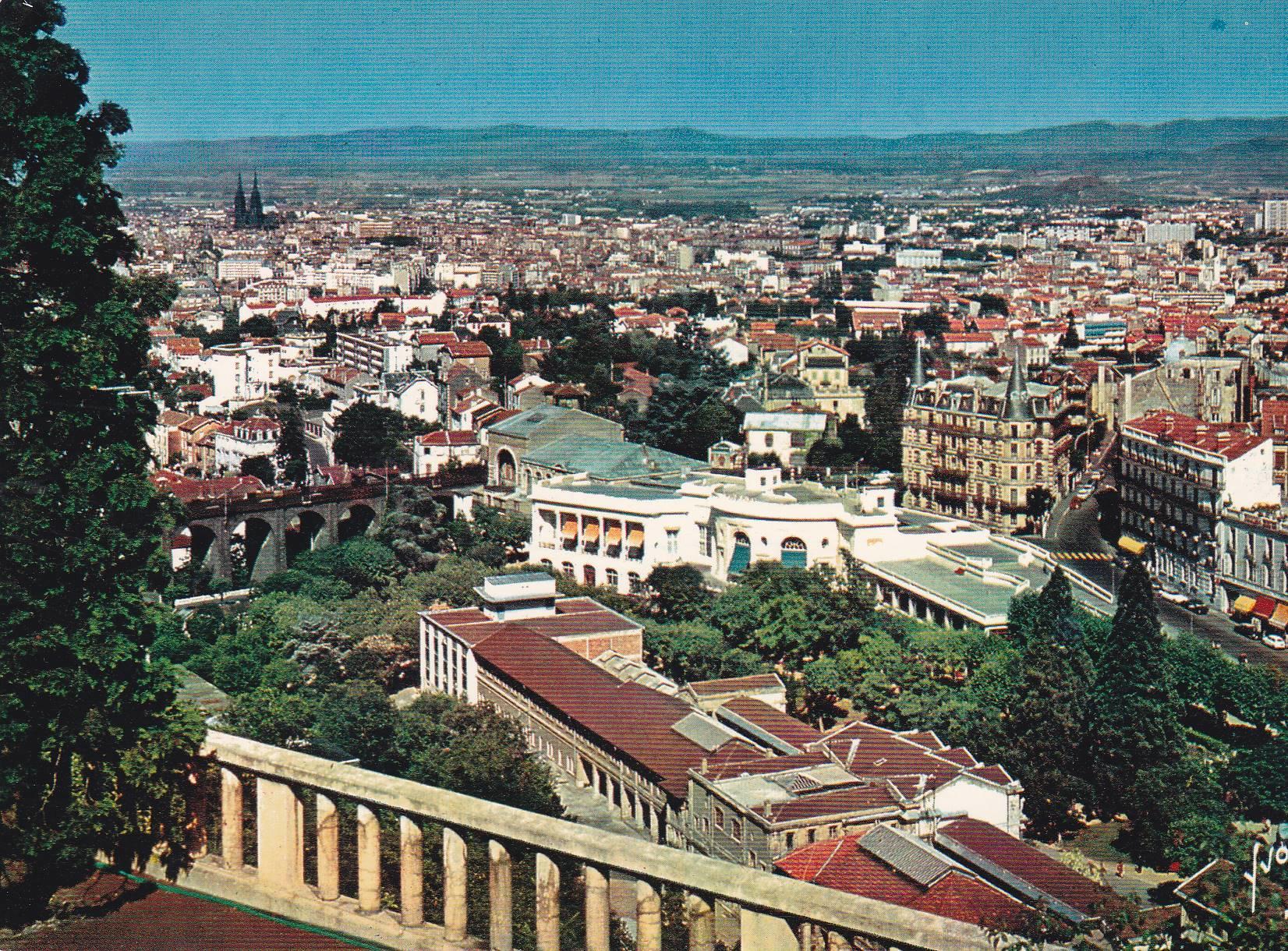 POSTAL B6950: AUVERGNE: VISTA AEREA