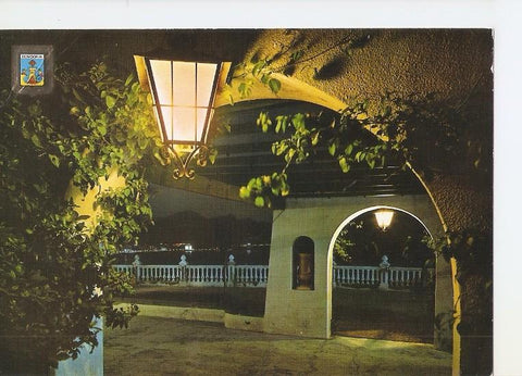 Postal 049071 : Vista nocturna desde el castillo. Benidorm (Alicante)no29 A. Subirats Casanovas - Valencia Postales Escudo de Oro impreso en España estado regular esquina agrietada escrita en la cara posterior