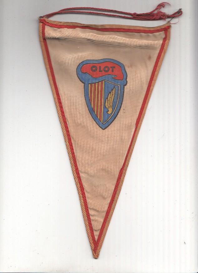 BANDERIN: OLOT - Ilustracion de vista general en una cara. Escudo de Olot en otra cara.