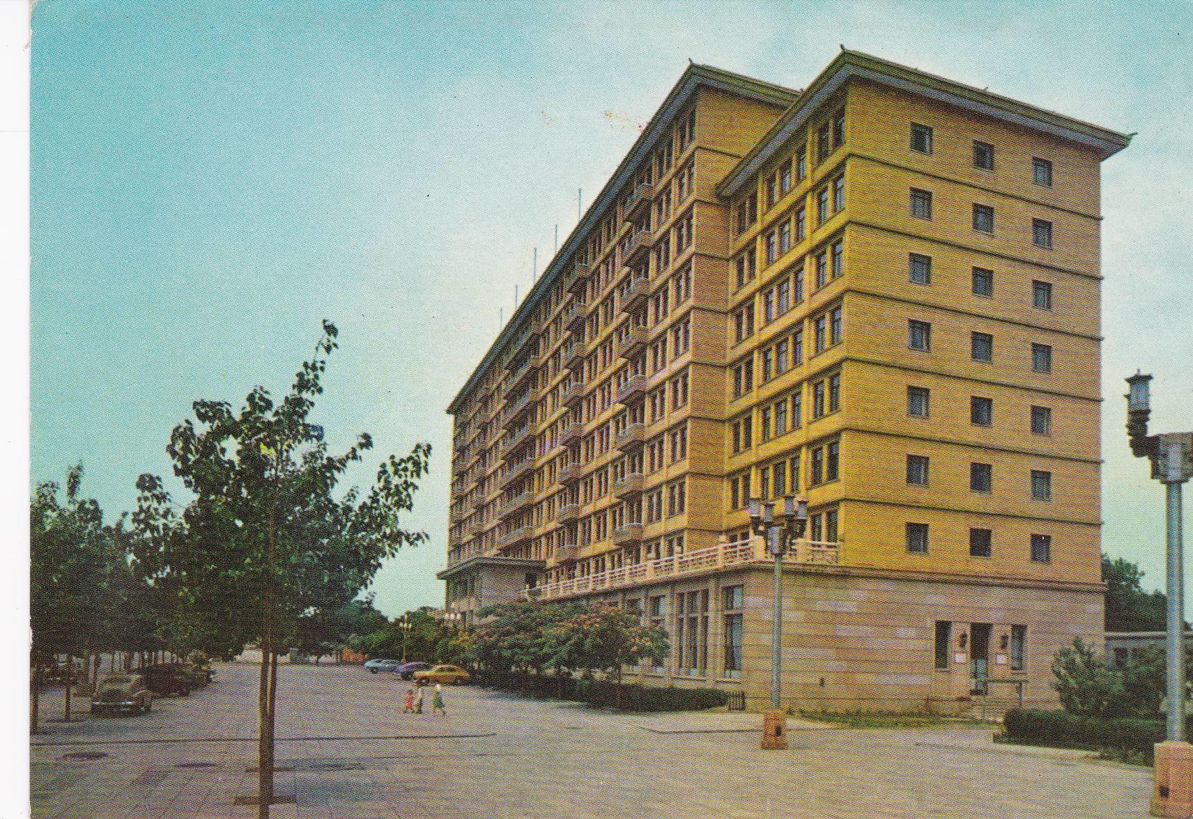 POSTAL B7118: CHINA: HOTEL NATIONALITIES
