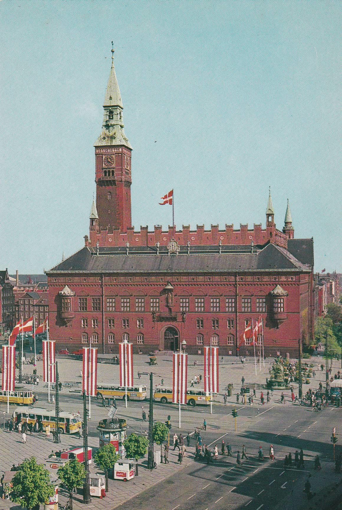 POSTAL B7160: DINAMARCA: THE TOWN HALL