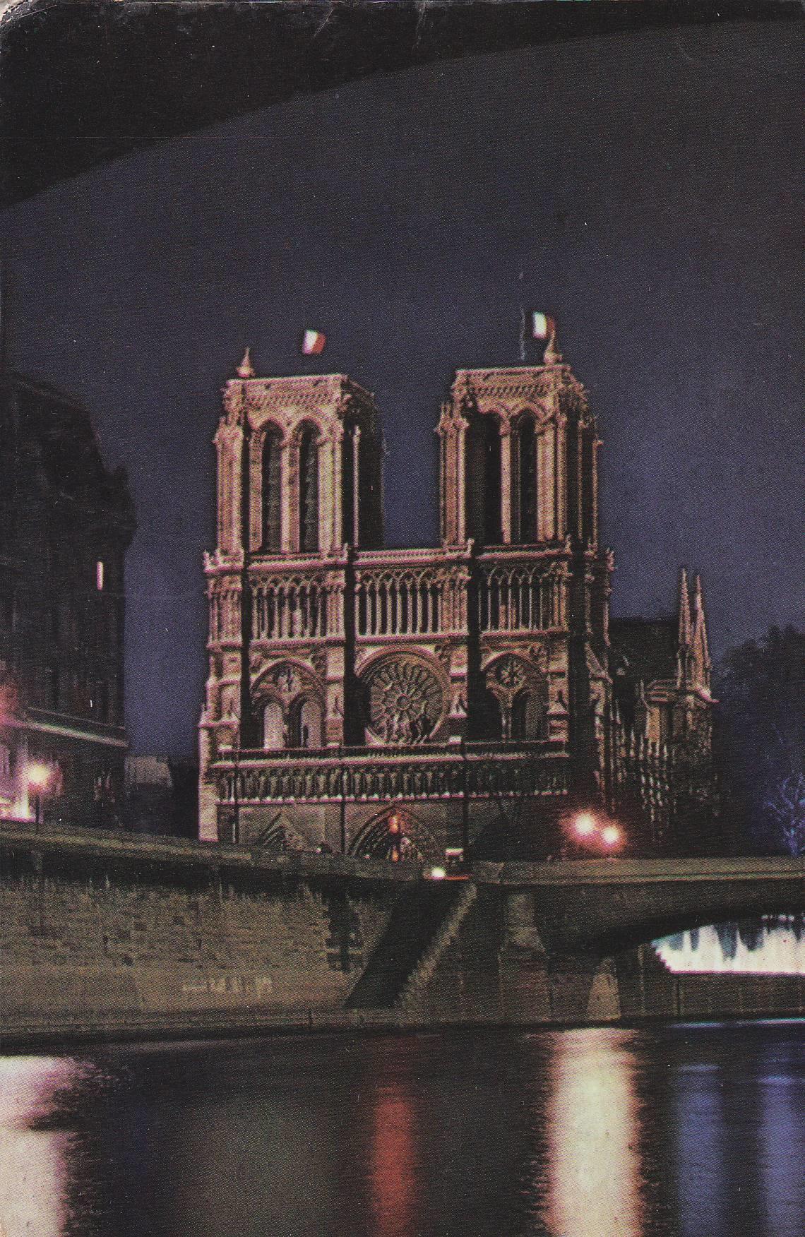POSTAL B7222: PARIS: NOTRE DAME