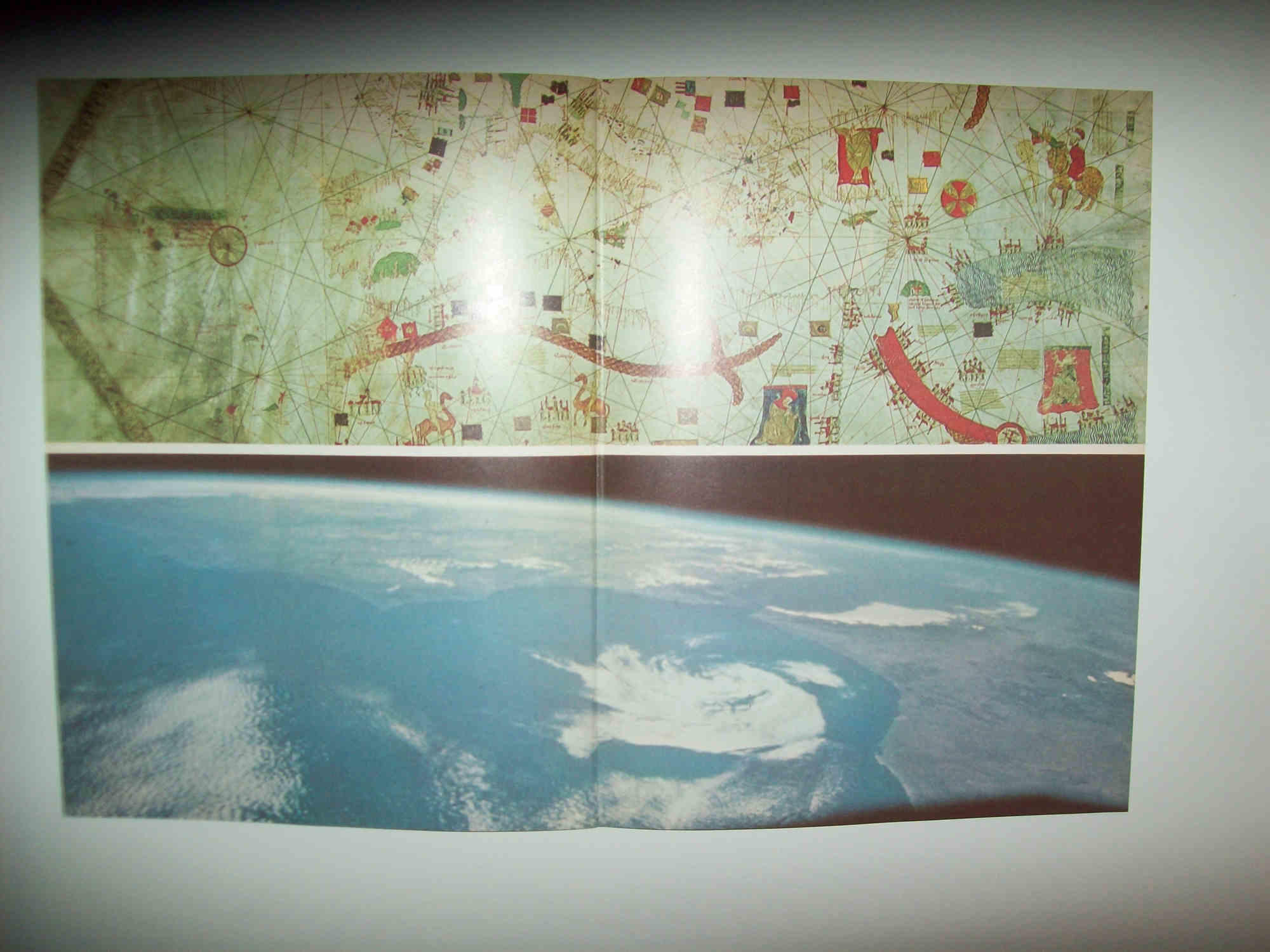 LAMINA 11158: Mapa de 1439 y fotografia desde la capsula espacial Gemini X