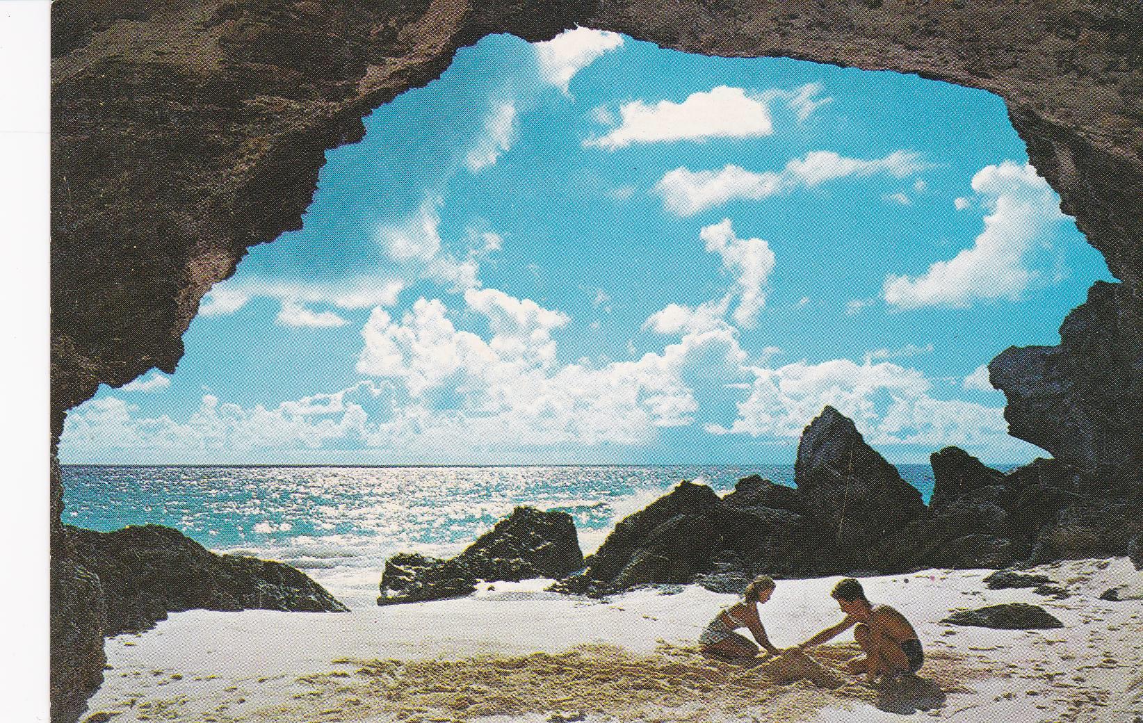 POSTAL B7437: BERMUDAS: PLAYA PARADISIACA