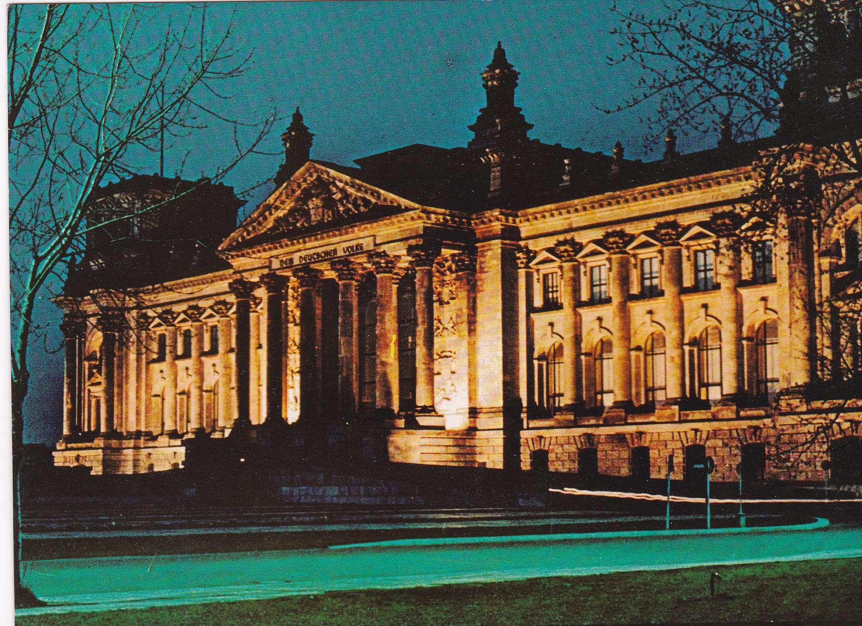 POSTAL B7451: BERLIN: CASA DEL PARLAMENTO