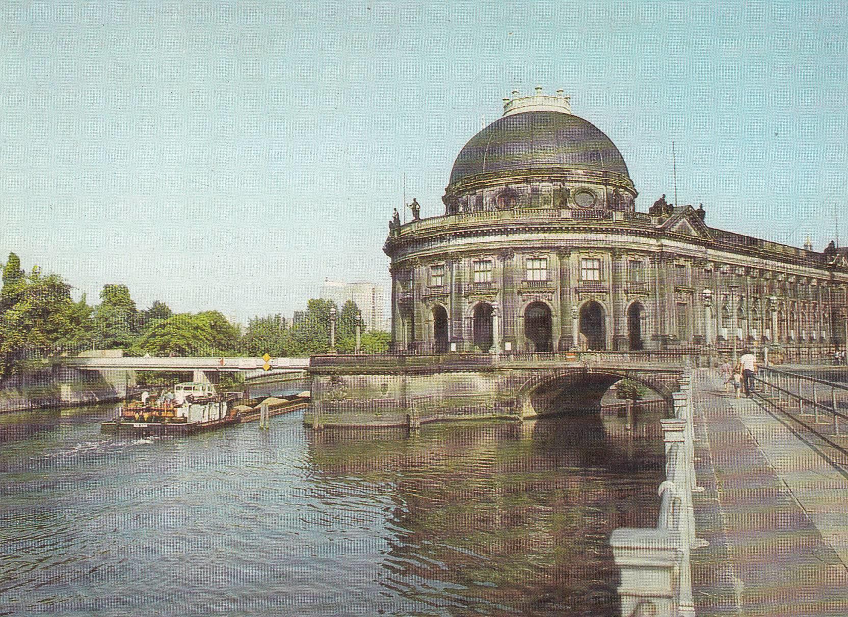 POSTAL B7452: BERLIN: MUSEO BODE