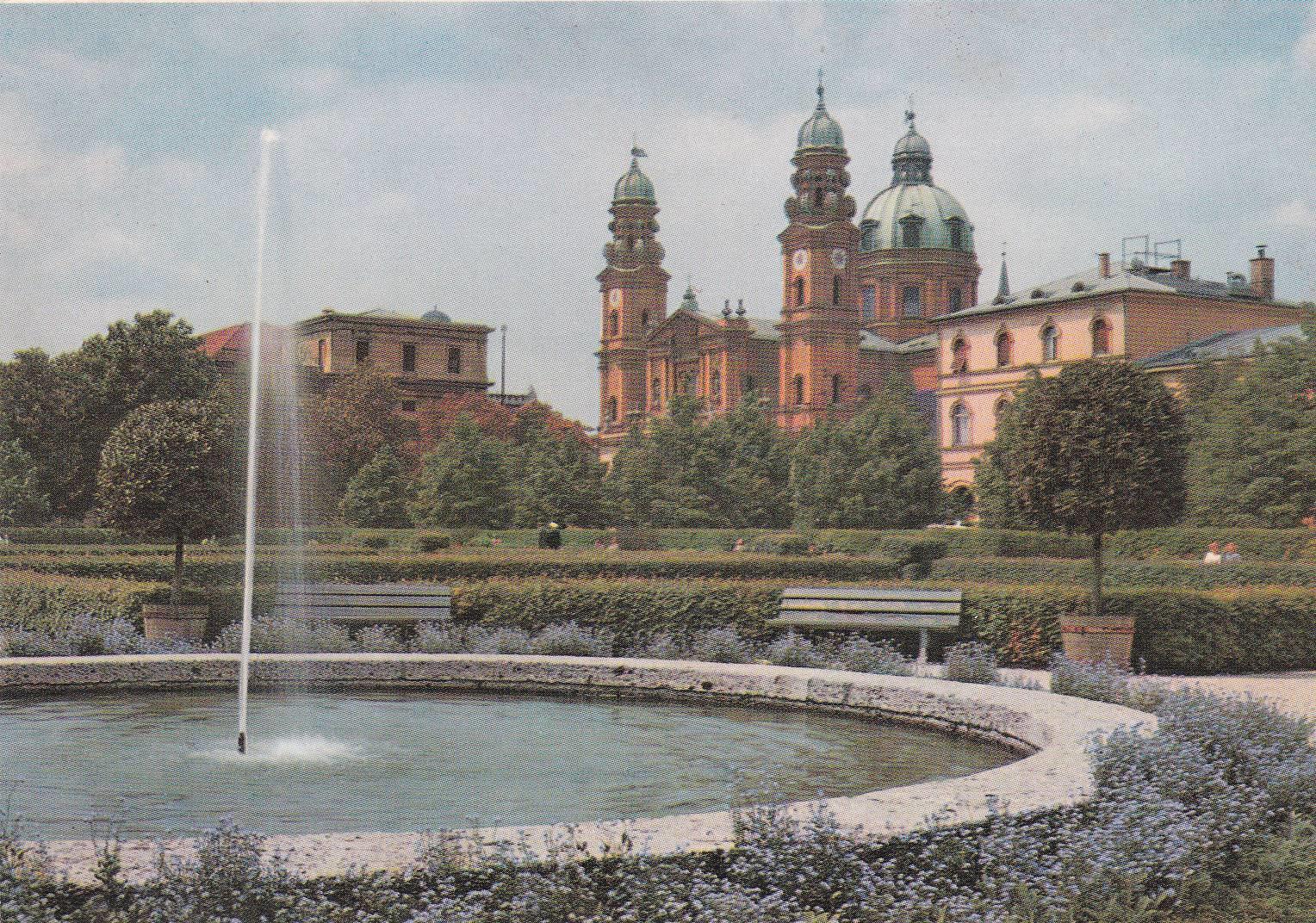 POSTAL B7545: MUNIC: JARDINES DE LA IGLESIA THEATINES