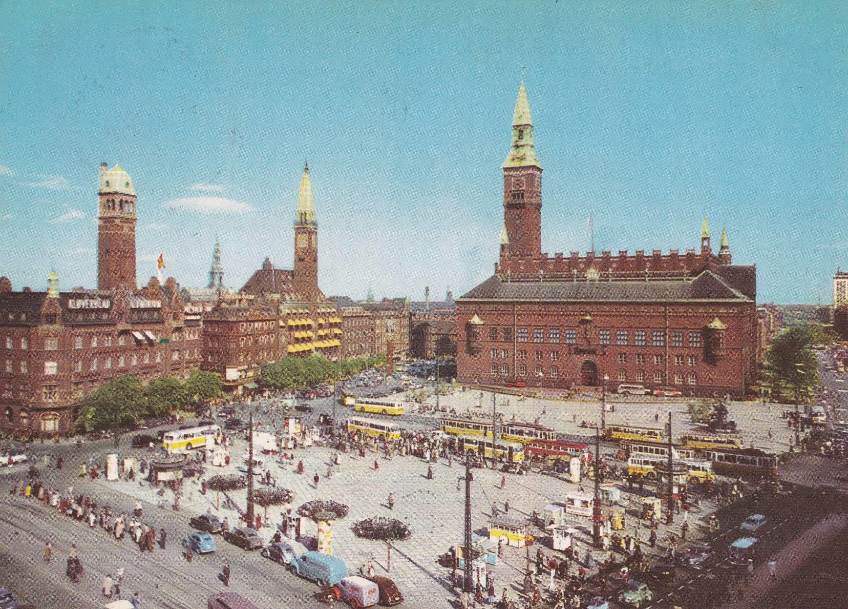 POSTAL B7793: DINAMARCA: TOWN HALL SQUARE