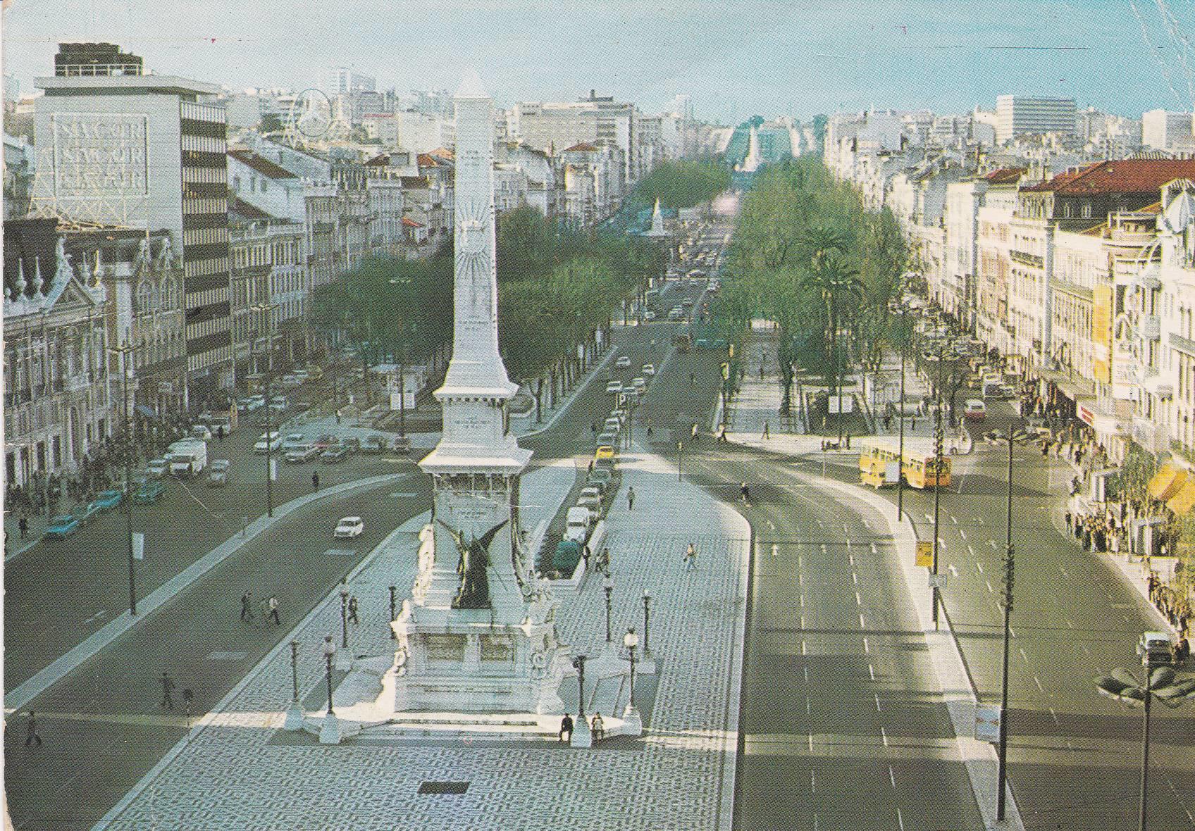 POSTAL B7889: PORTUGAL: LISBOA. AVENIDA LIBERDADE