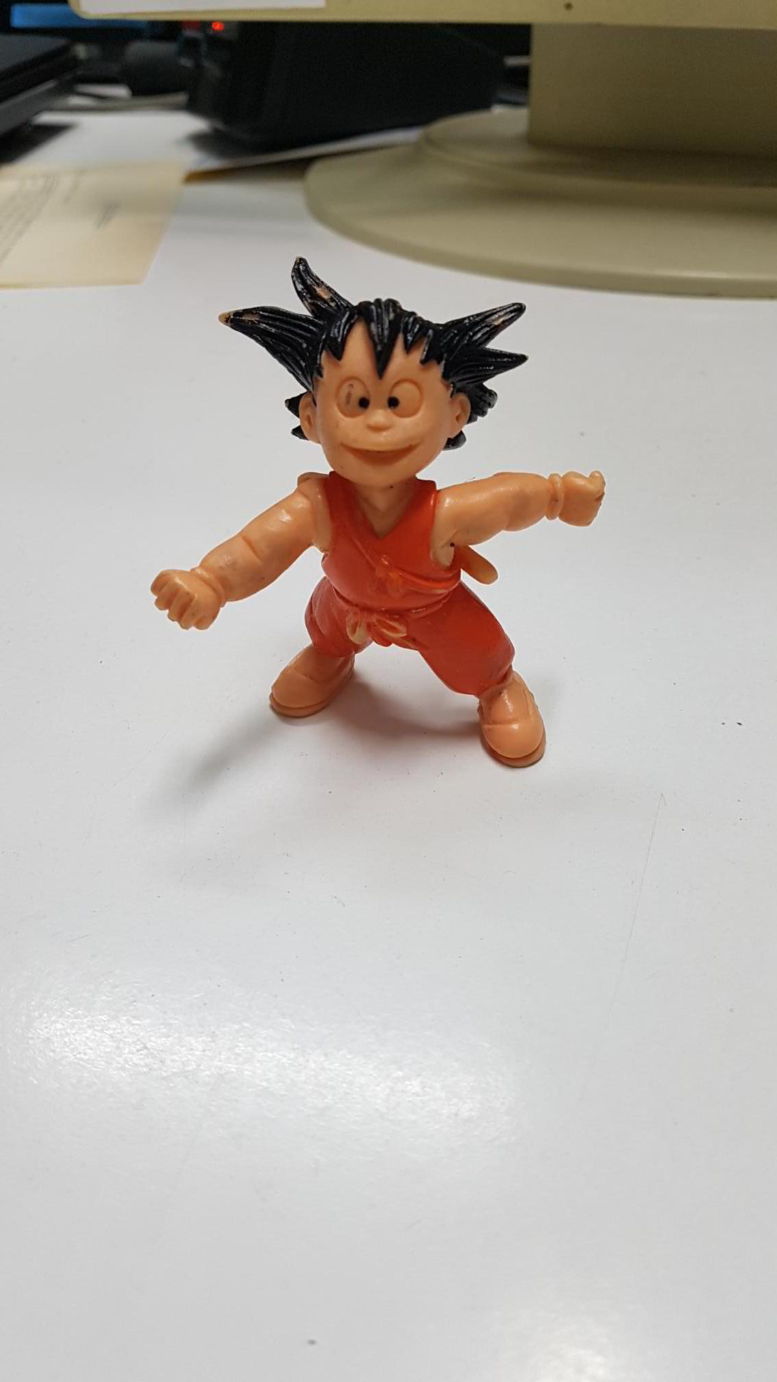 Figura PVC: Son Goku de pequeño con su baston magico